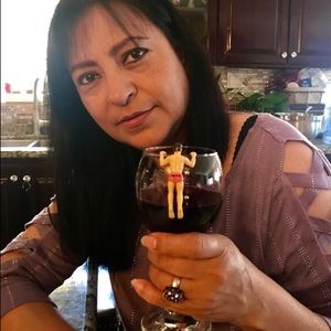 Meet your Posher, Olivia